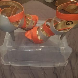 USED!! Orange and tan Guess heels size 9